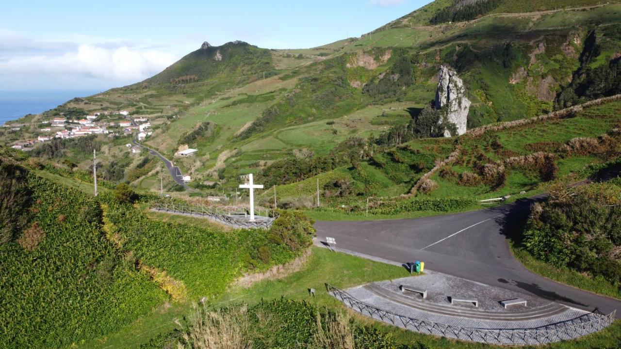 Alojamento Local M&I Lajes das Flores Exterior photo