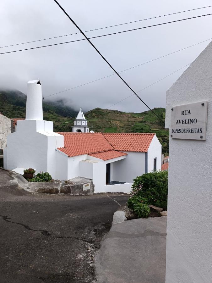 Alojamento Local M&I Lajes das Flores Exterior photo