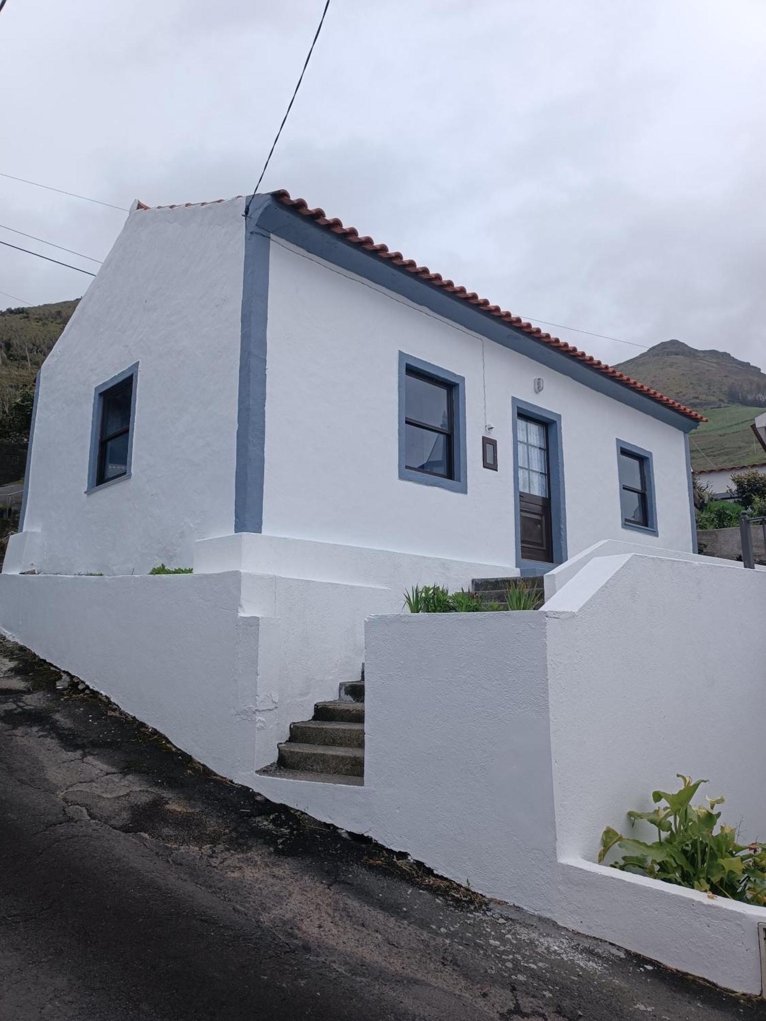 Alojamento Local M&I Lajes das Flores Exterior photo